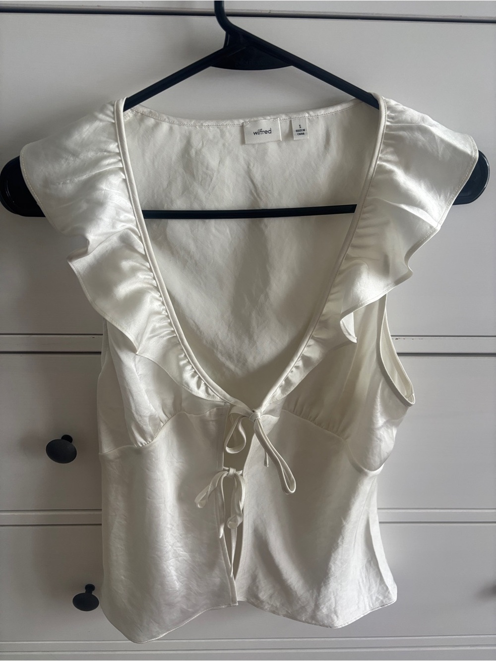 Aritzia Wilfred Ivory Satin Ruffle Tie-Front Blouse